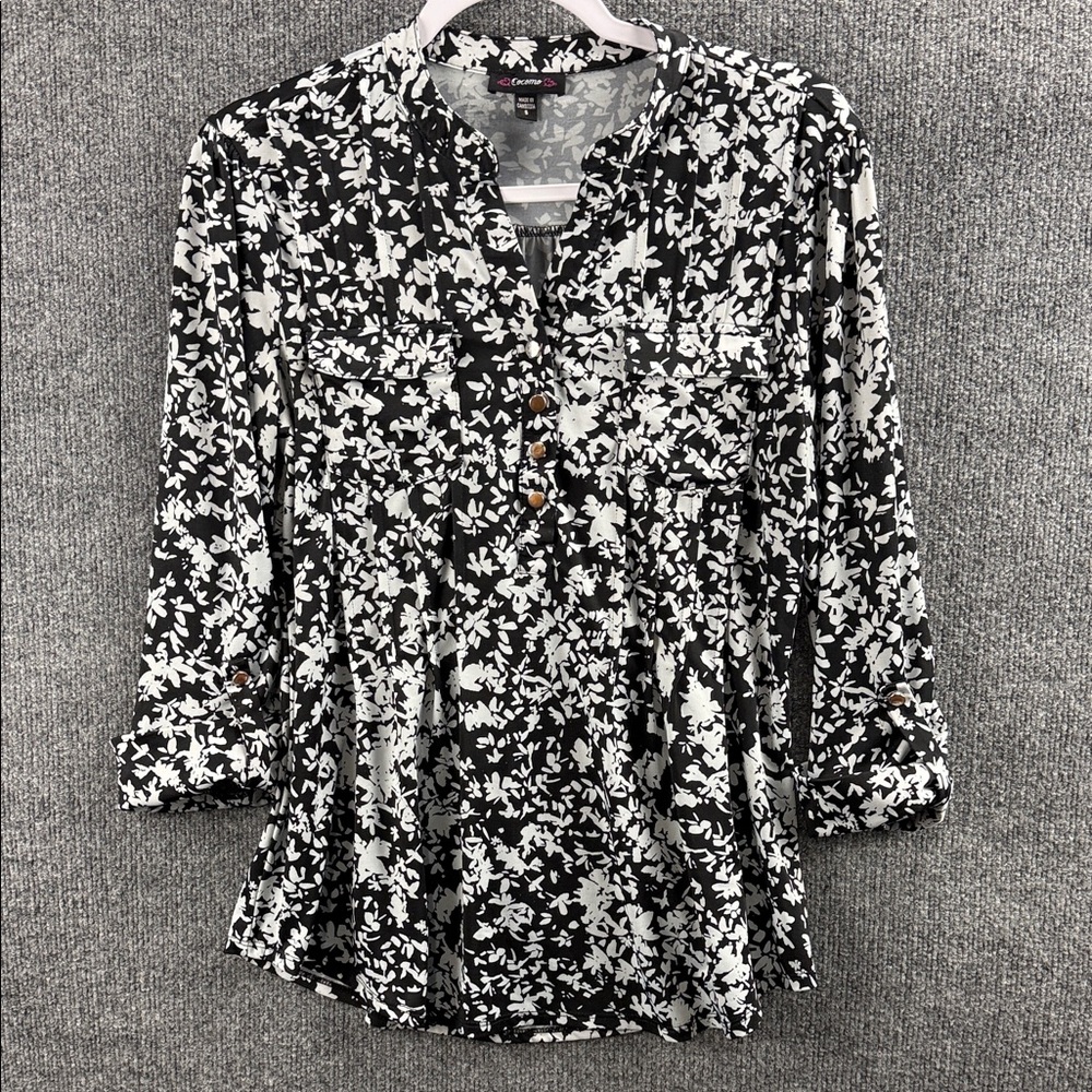 Cocomo Black and Grayish Blue Floral Blouse, Pullover with 3/4 sleeves Women’s S